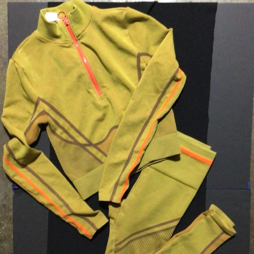 Fabletics Opal Ribbed set - Picture 2 of 6